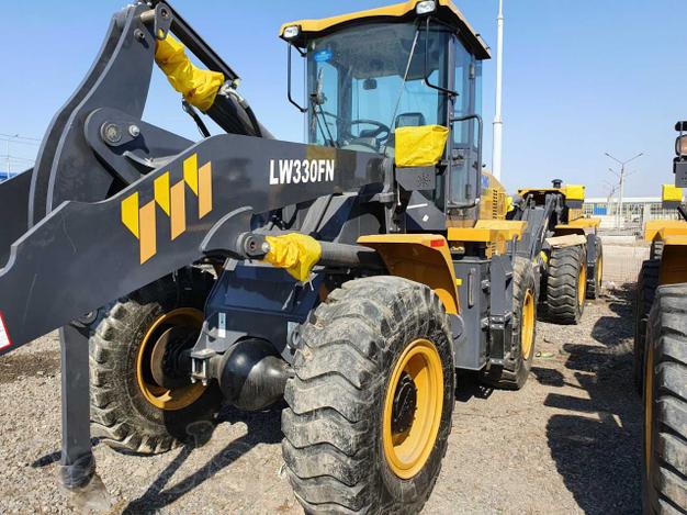 Фронтальный погрузчик XCMG LW330FN